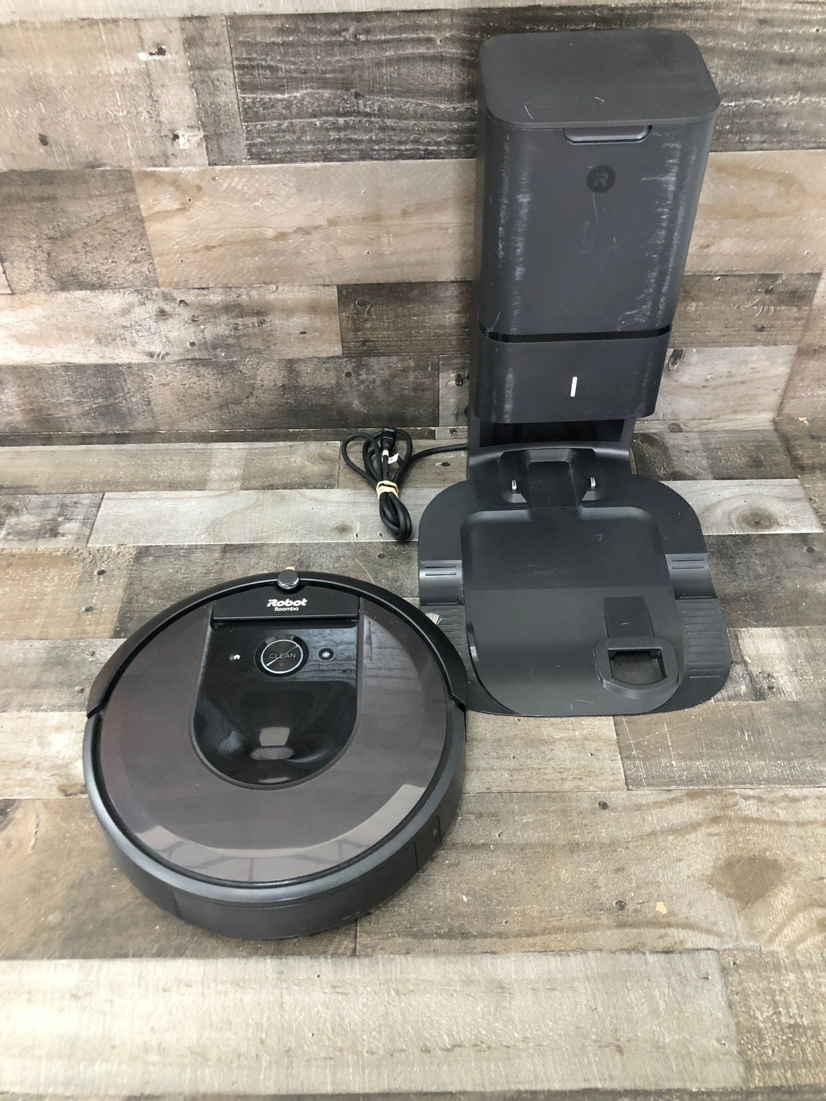 iRobot Roomba i7+ 7550 Robot Vacuum with Automatic Dirt Disposal - Empties Itself for up to 60 Days, Wi-Fi Connected, Smart Mapping, Works with Alexa, Ideal for Pet Hair, Carpets, Hard Floors