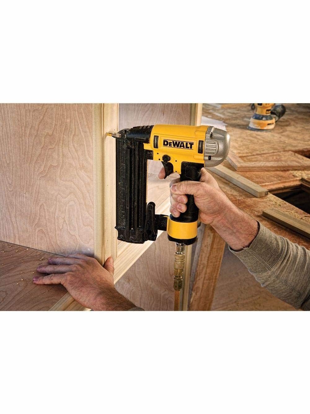 DEWALT 20V MAX* Cordless Brad Nailer, 18GA, Precision Point DWFP12233