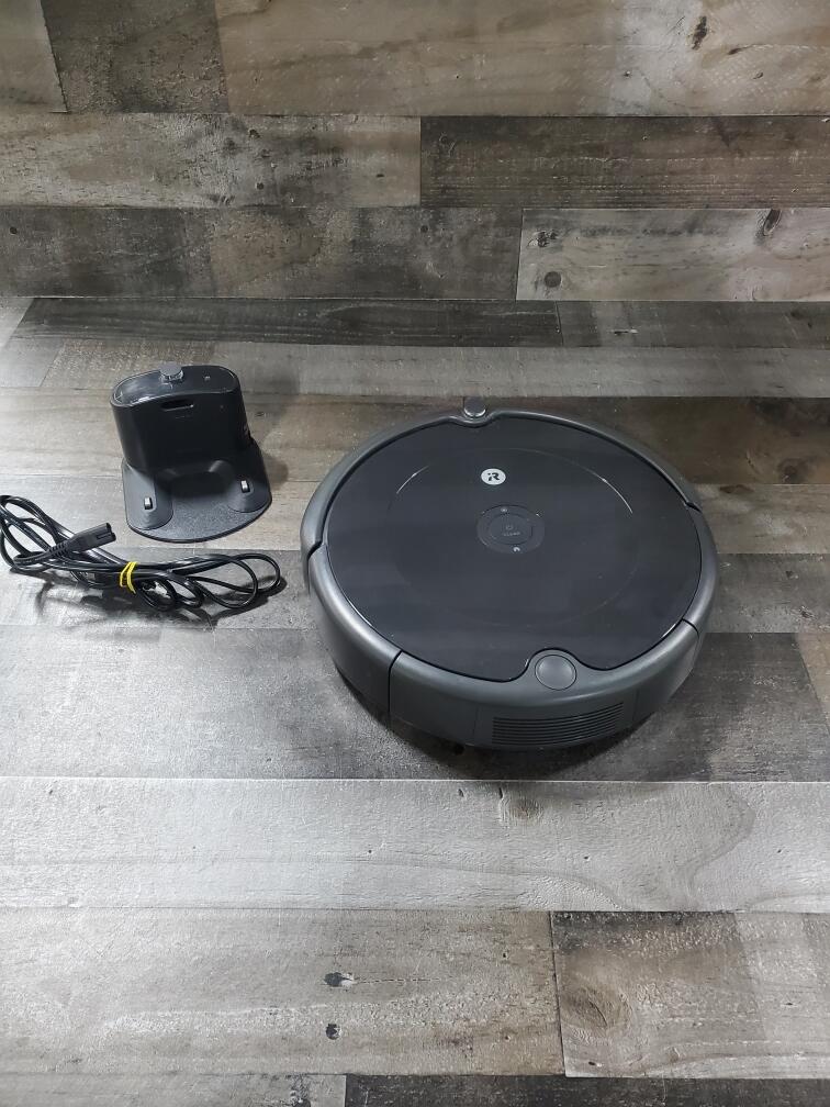 iRobot Roomba 694 Robot Vacuum-Wi-Fi Connectivity, Personalized Cleaning Recommendations, Works with Alexa, Good for Pet Hair, Carpets, Hard Floors, Self-Charging, Roomba 694