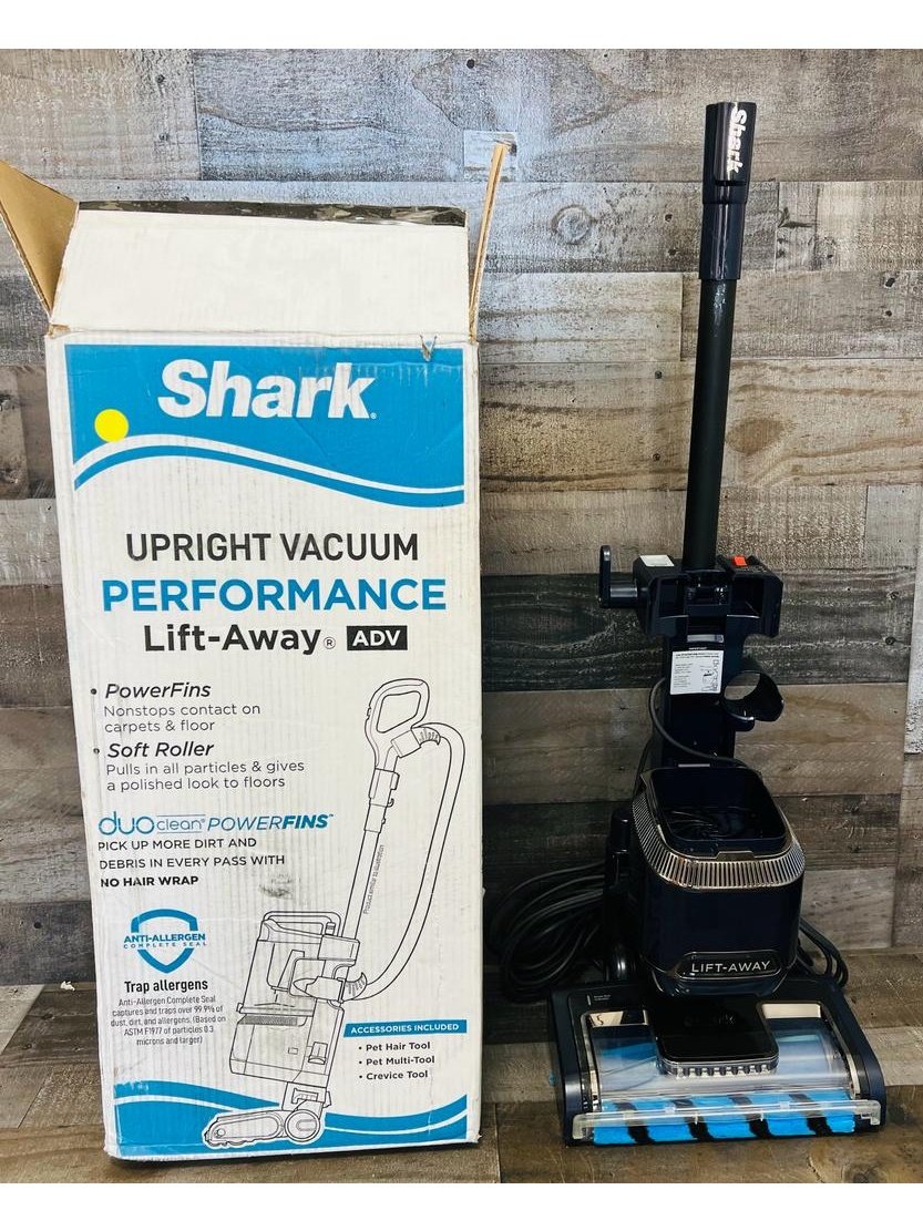 Shark Lift-away vacuum For Parts